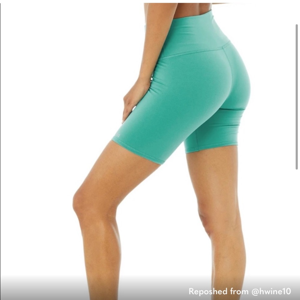 Alo Yoga biker shorts M